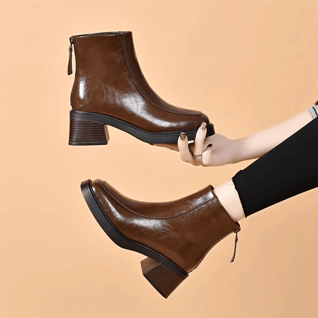 Botas militares elegantes para mujer