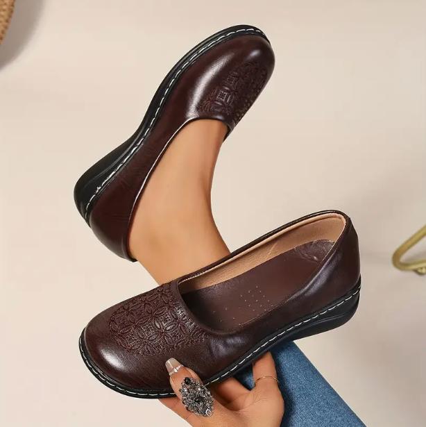 Zapatos de piel de tacón bajo estampados