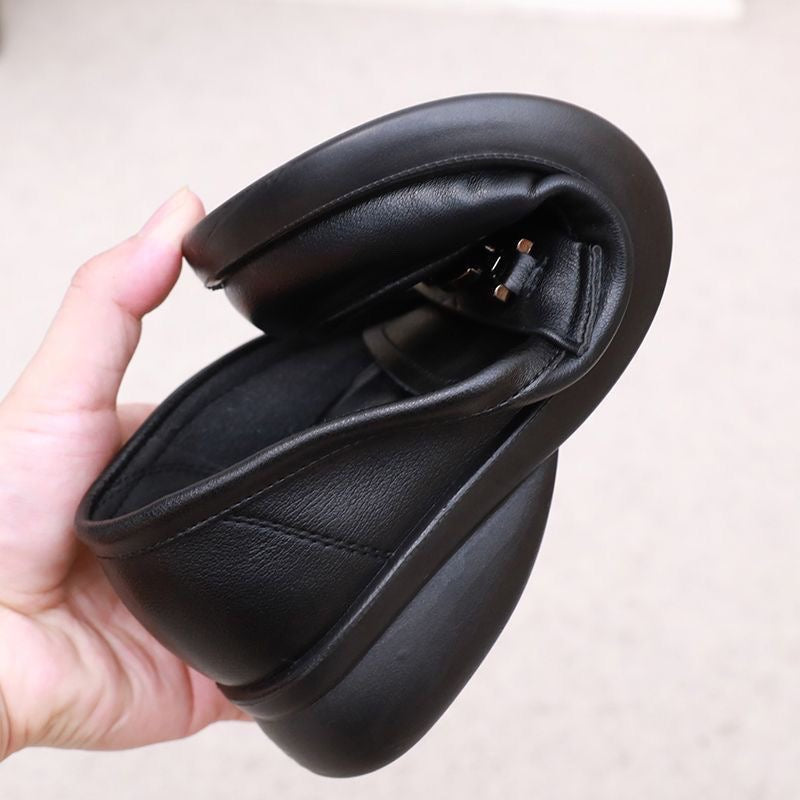Zapatos de cuero de suela gruesa, fabricados con piel de vacuno de primera calidad.