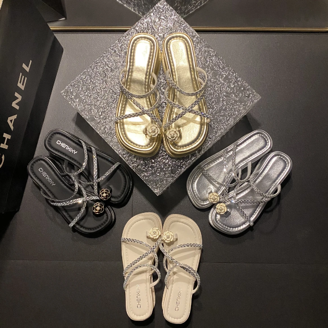 Nuevas sandalias de diamantes 2025