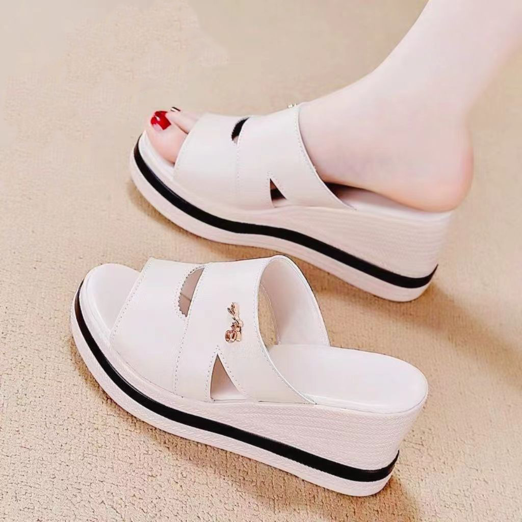Zapatillas huecas de suela gruesa