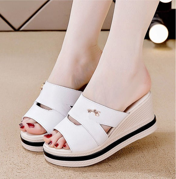 Zapatillas huecas de suela gruesa