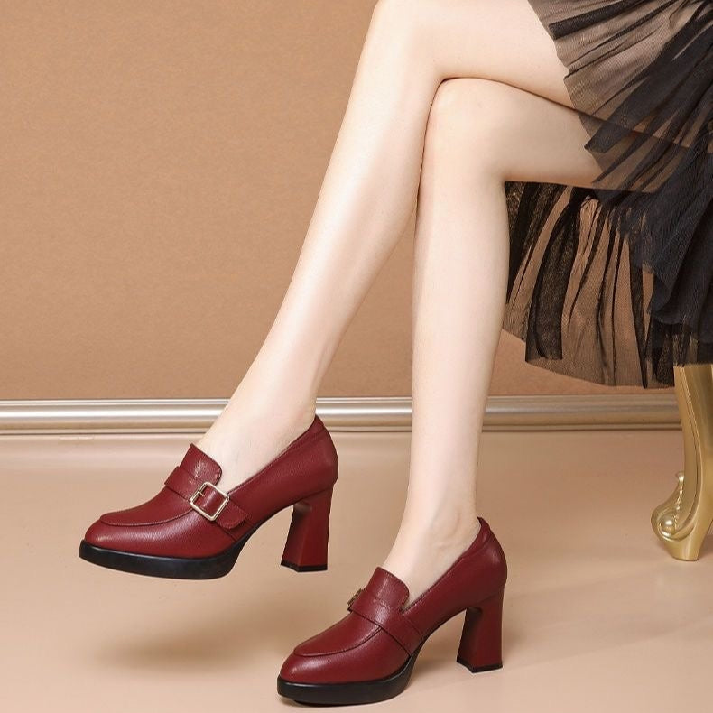 Zapatos de piel de tacón alto con hebilla cuadrada