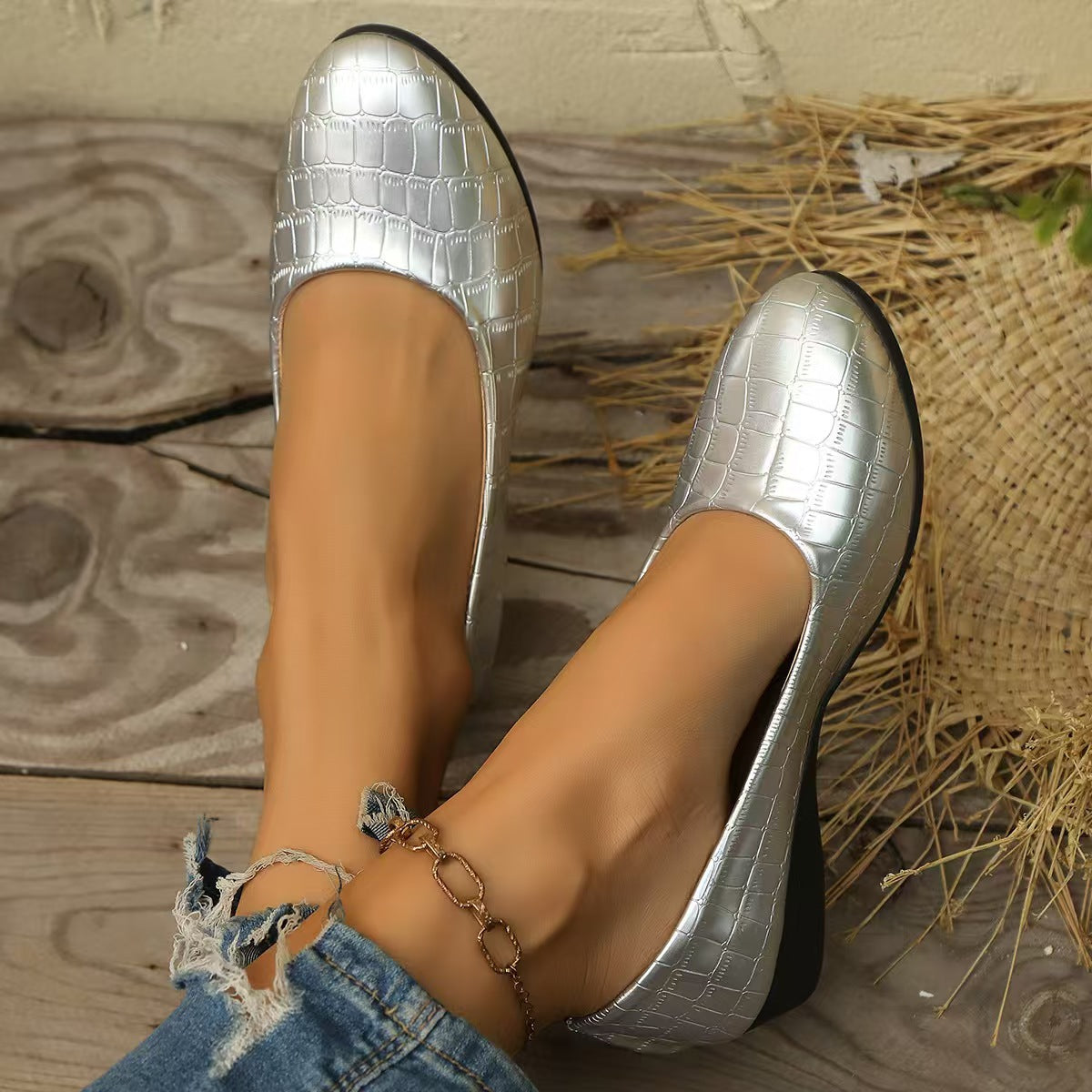 Zapatos de piel puntiagudos con estampado de cocodrilo