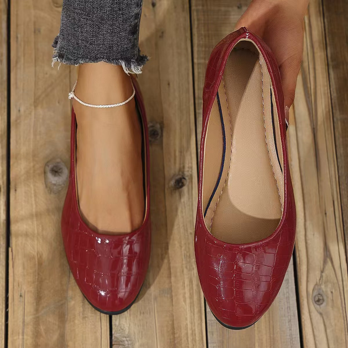 Zapatos de piel puntiagudos con estampado de cocodrilo