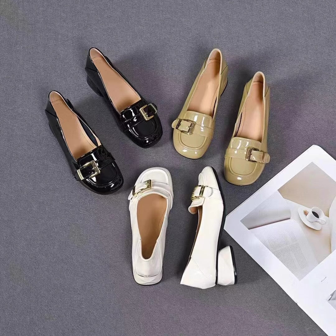 zapatos de charol con punta cuadrada