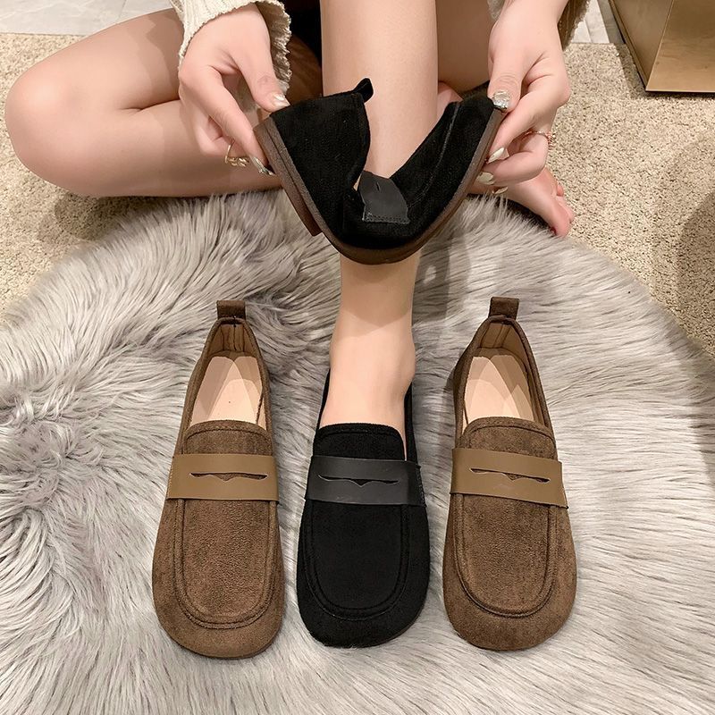 Zapatos planos de mujer con textura esmerilada 2025