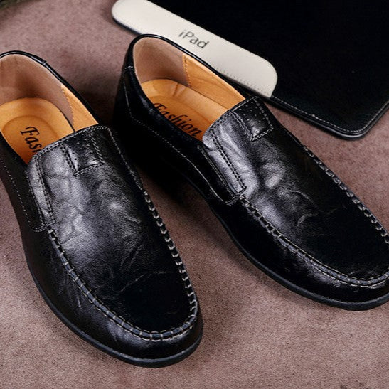 Zapatos de cuero para hombre de negocios con logotipo triangular