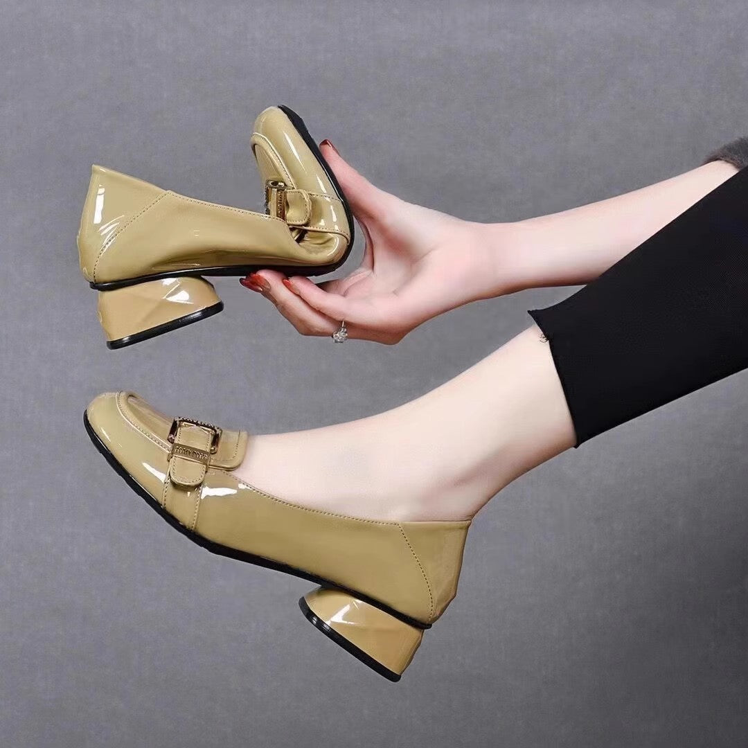zapatos de charol con punta cuadrada