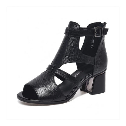 Zapatos de tacón romanos con puntera abierta.