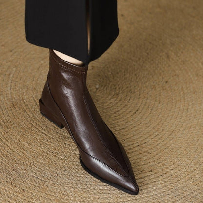 Botas de moda con puntera afilada