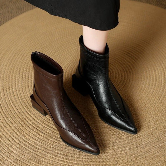 Botas de moda con puntera afilada