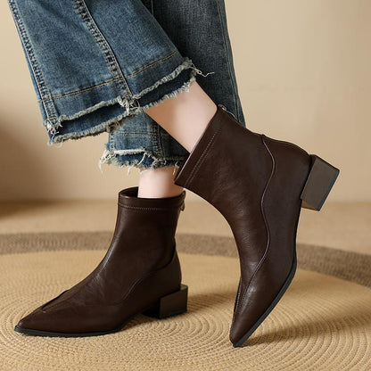 Botas de moda con puntera afilada