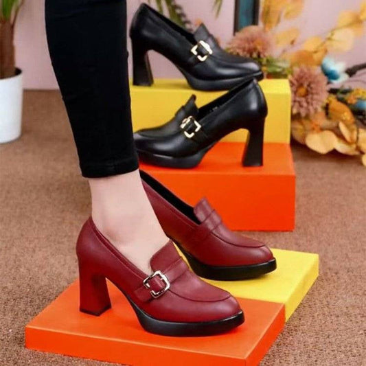 2025 nuevos zapatos de piel con tacón grueso y puntiagudo