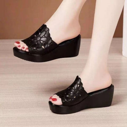 Sandalias de plataforma estampadas con puntera abierta