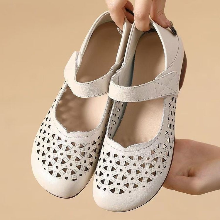 Zapatos con suela de piel de vaca y agujeros