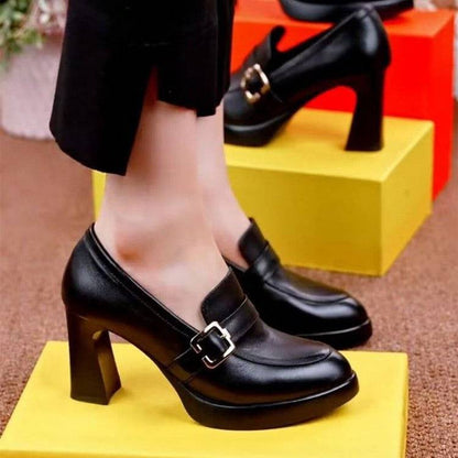 2025 nuevos zapatos de piel con tacón grueso y puntiagudo
