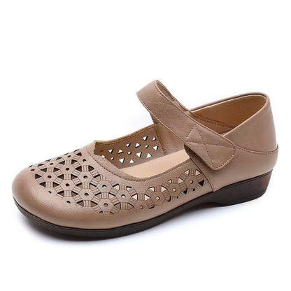 Zapatos con suela de piel de vaca y agujeros
