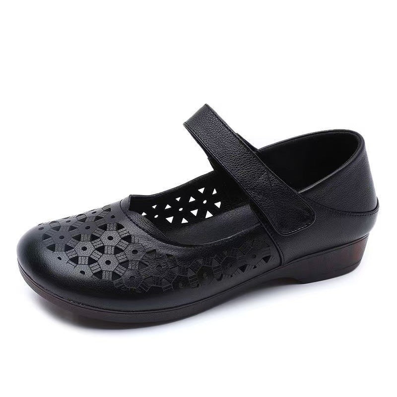Zapatos con suela de piel de vaca y agujeros