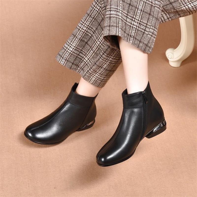 botas de cuero suave con punta redonda