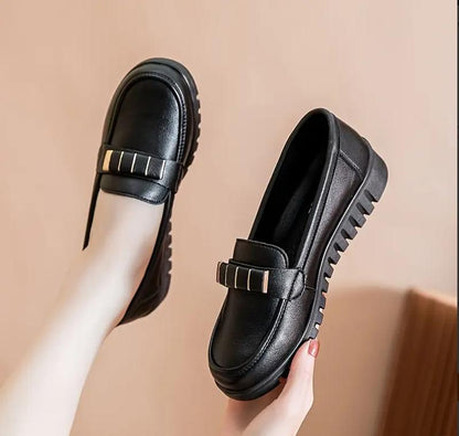 Zapatos de madre de cuatro piezas con punta redonda