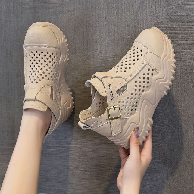 Zapatos de plataforma con perforaciones