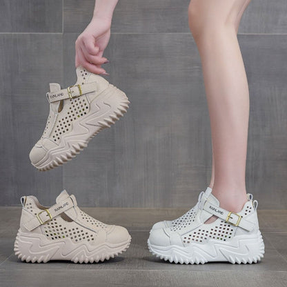 Zapatos de plataforma con perforaciones