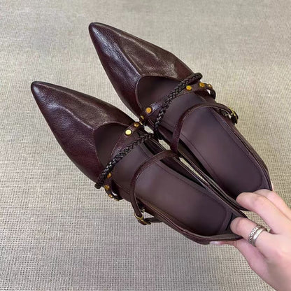 Zapatos planos con hebilla y punta afilada