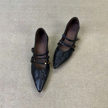 Zapatos planos con hebilla y punta afilada