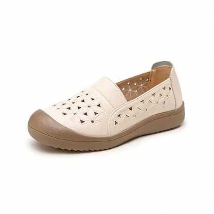 Zapatos planos calados y cómodos