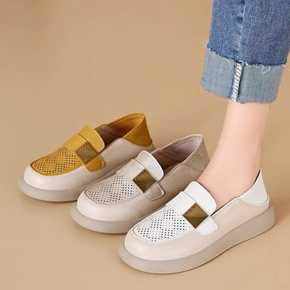 Zapatos planos informales cómodos con diseño calado.