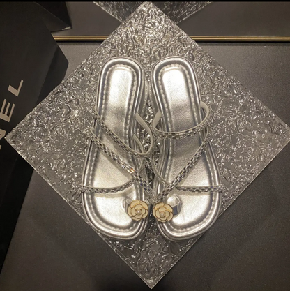 Nuevas sandalias de diamantes 2025