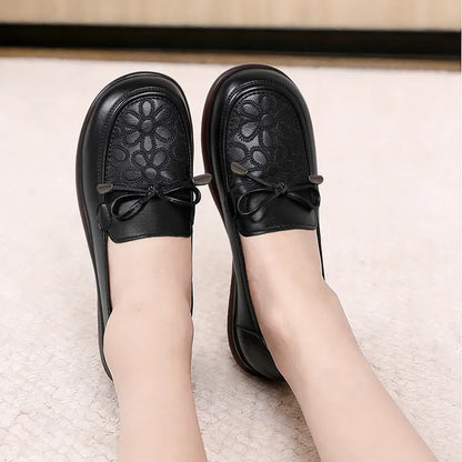 Zapatos loafer bordados corte bajo