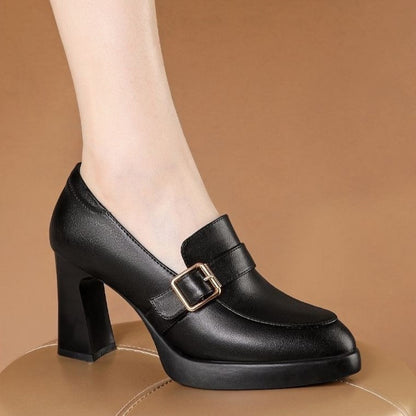 Zapatos de piel de tacón alto con hebilla cuadrada