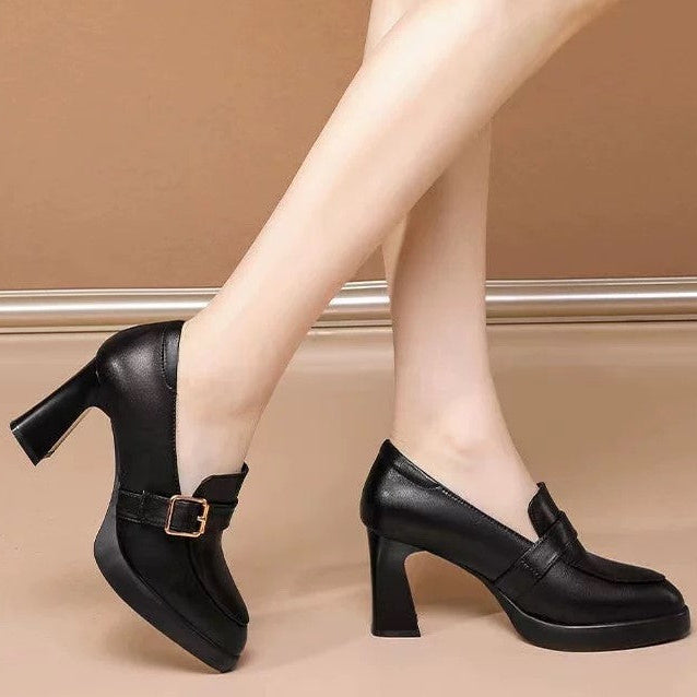 Zapatos de piel de tacón alto con hebilla cuadrada