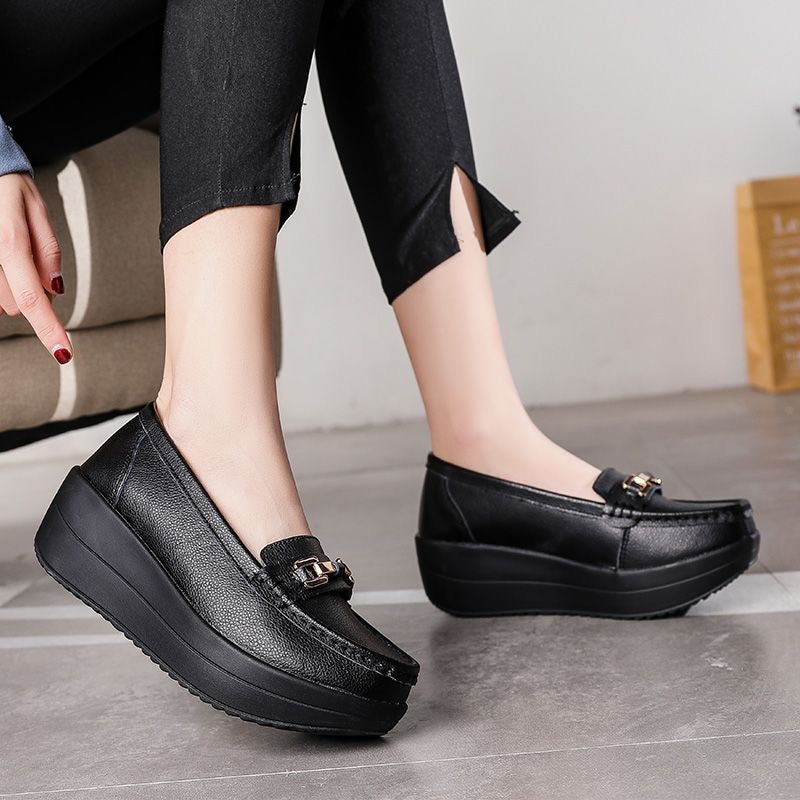 Zapatos suaves de cuero genuino con suela gruesa