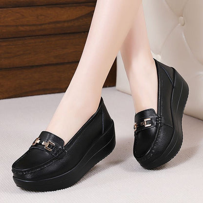 Zapatos suaves de cuero genuino con suela gruesa