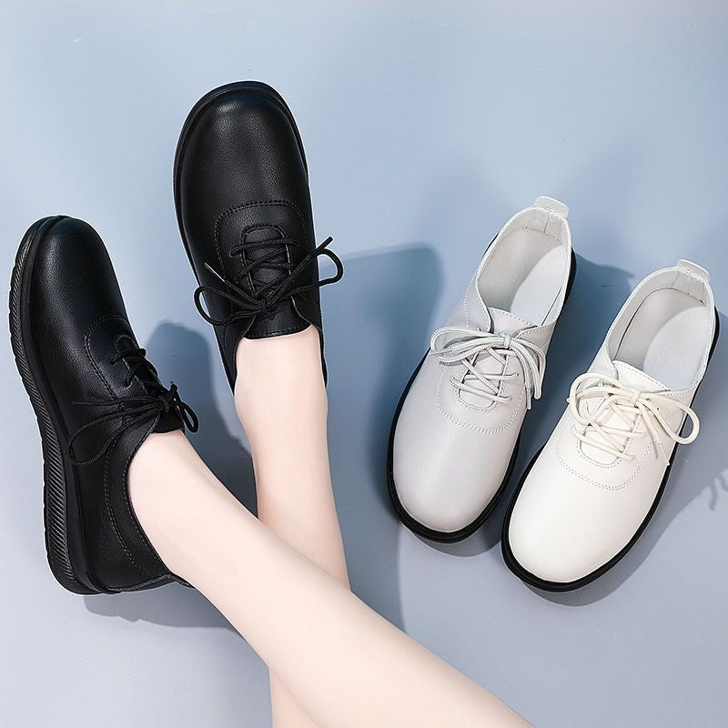 Zapatos de piel con suela blanda y superficie suave