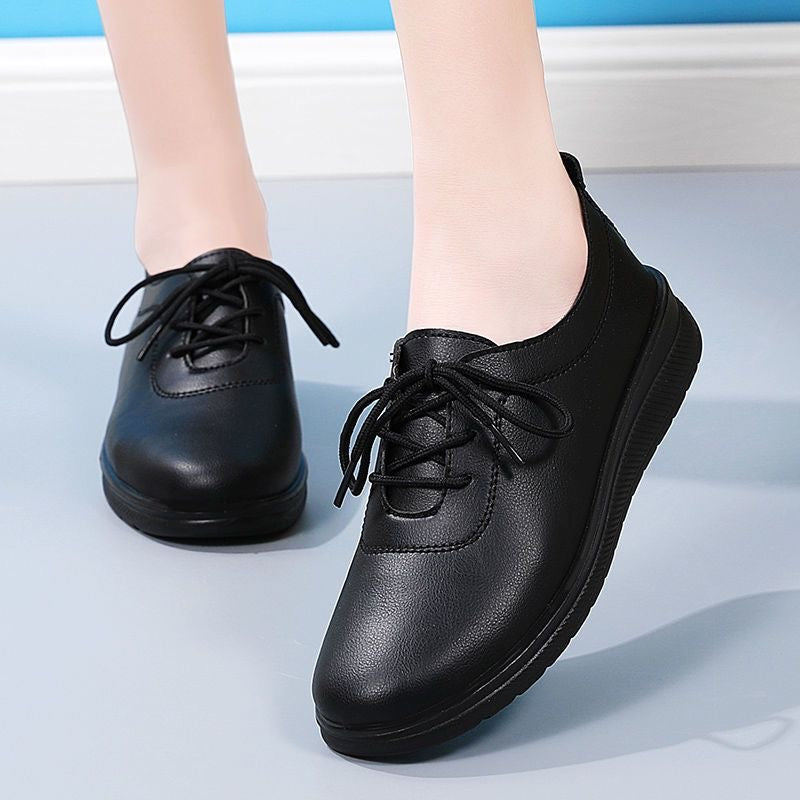 Zapatos de piel con suela blanda y superficie suave