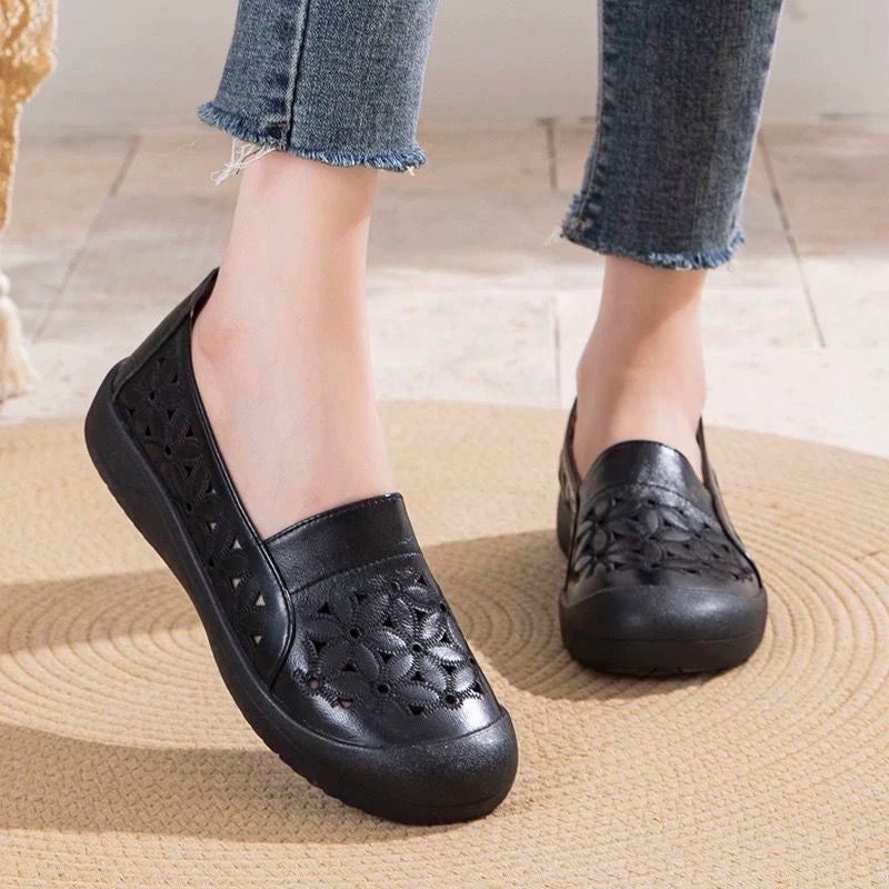 Zapatos planos calados y cómodos
