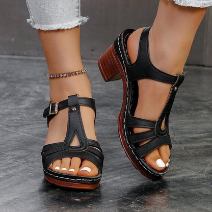 Sandalias de tiras con tacón grueso