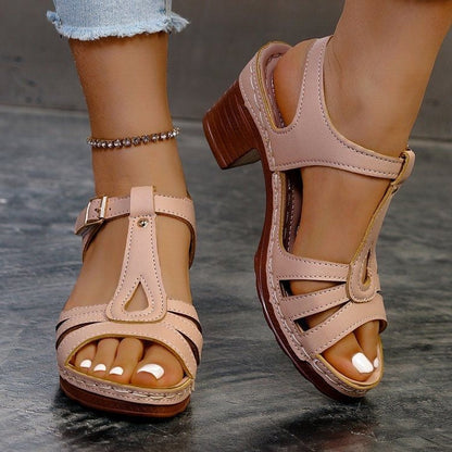 Sandalias de tiras con tacón grueso