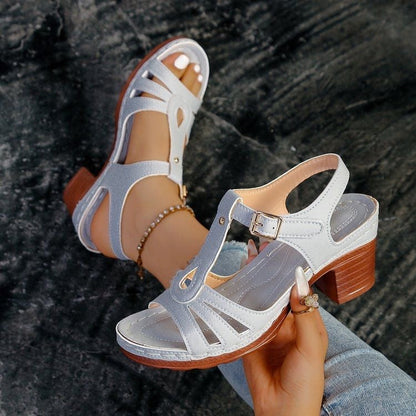 Sandalias de tiras con tacón grueso