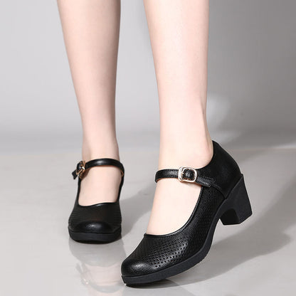 Zapatos de tacón grueso de piel suave y hueca