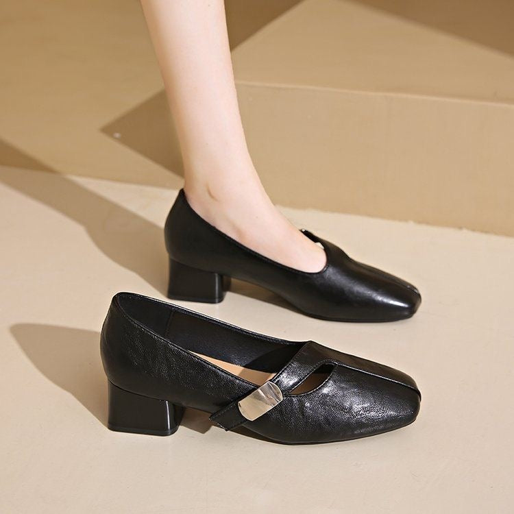 Zapatos de piel con tacón grueso y punta cuadrada