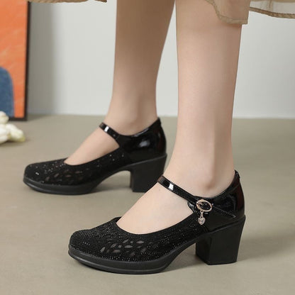 tacones altos de malla calada