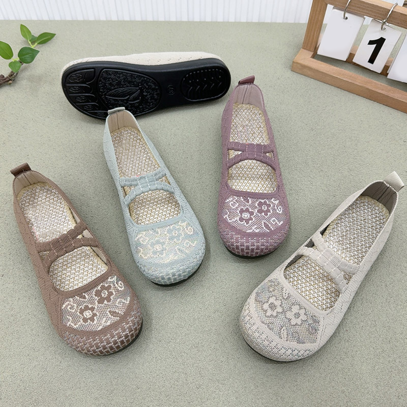 Zapatos de malla con tiras de flores pequeñas
