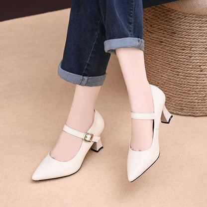Zapatos de cuero con punta de boca poco profunda y talón grueso