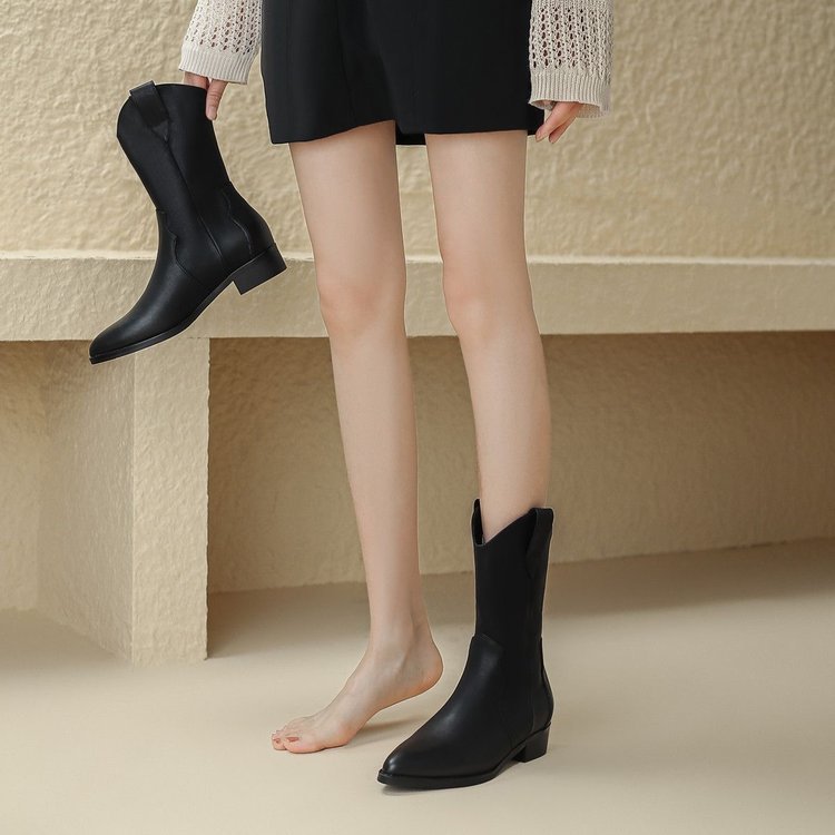 Botas de Piel｜Punta Fina y Tacón Bajo
