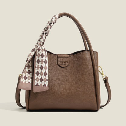Nuevo bolso minimalista y elegante con estampado de lichi.